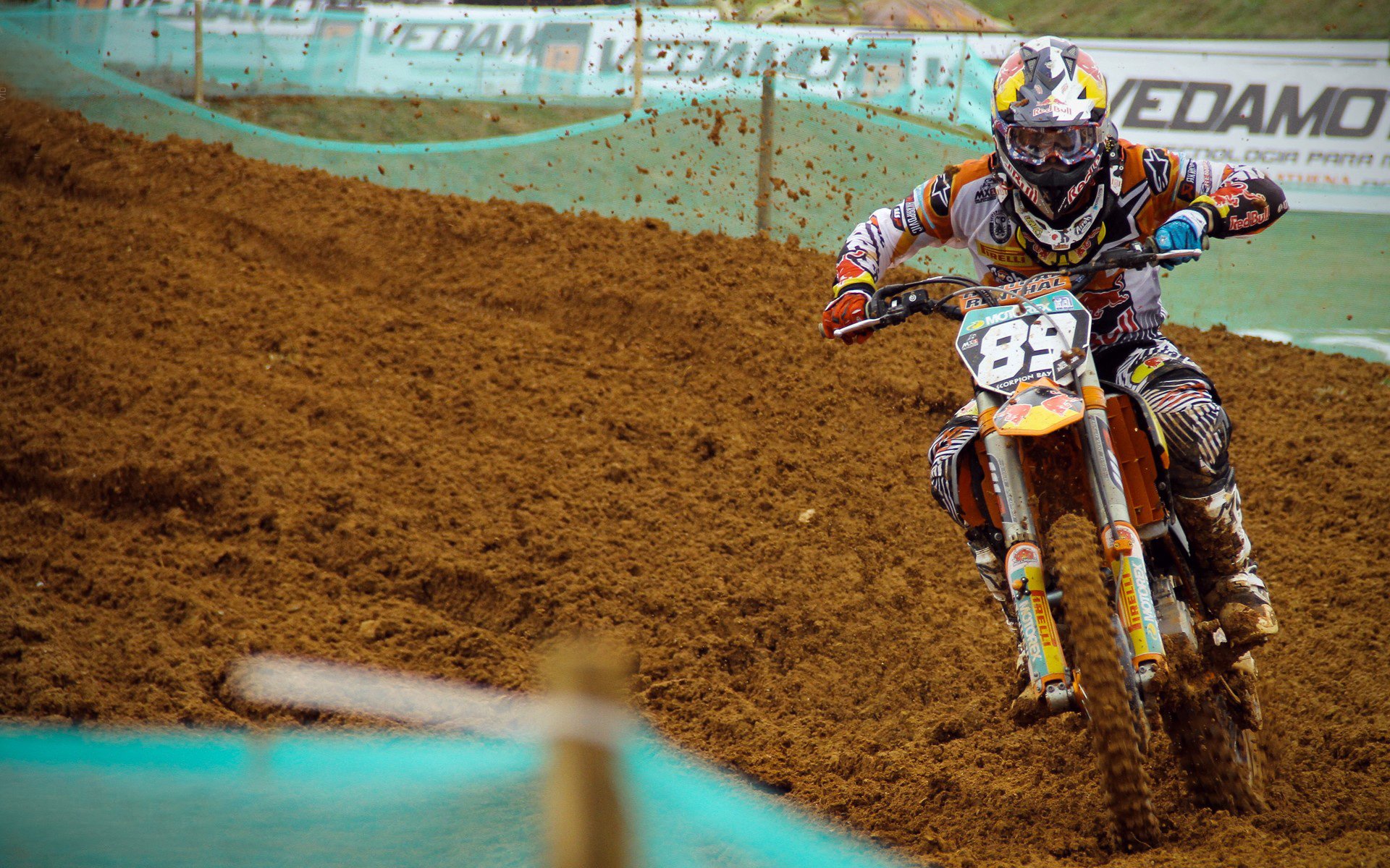 Flores Super Bowl 班底再造精彩赛场